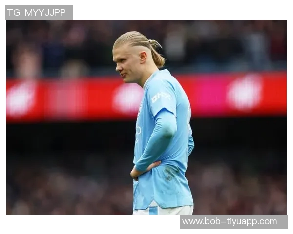 哈兰德夸女友球技如吉格斯女友调侃哈兰德盘带水平不行