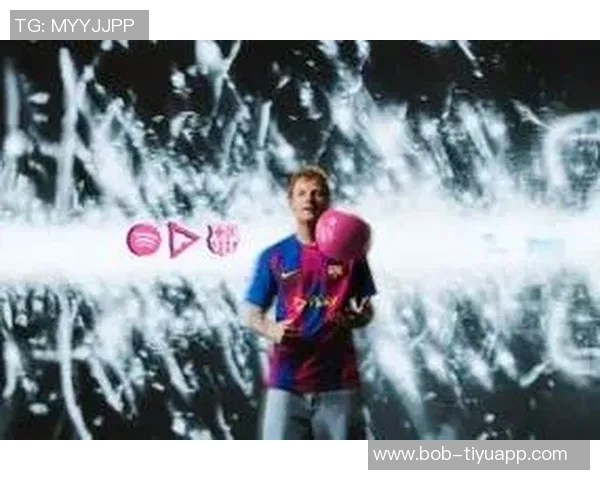 莱万感慨黄老板新专辑印在国家德比球衣上意义非凡 莱万感慨黄老板新专辑印在国家德比球衣上意义非凡