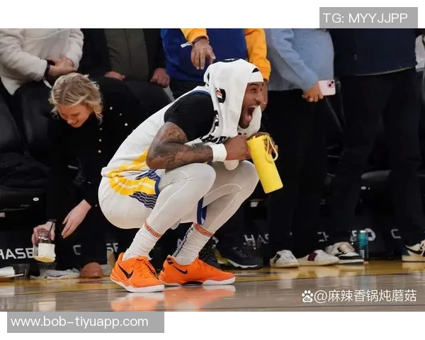 勇士高效投篮展现团队配合小佩顿强调流畅传球的重要性 勇士高效投篮展现团队配合小佩顿强调流畅传球的重要性