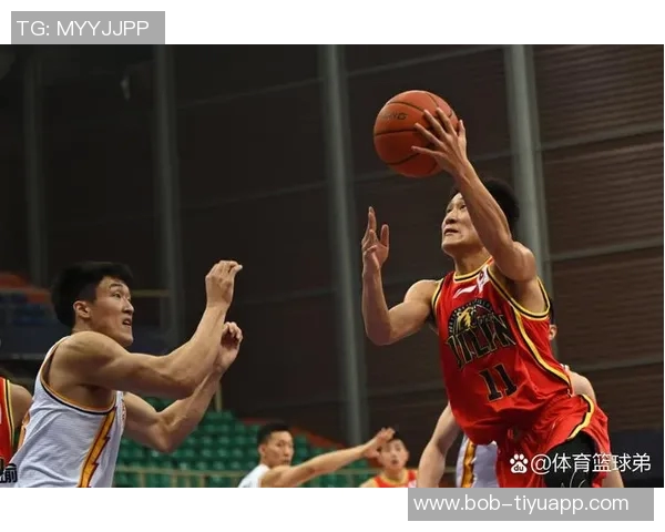 豪泽三分火力全开10投6中助力球队斩获18分3篮板1断1帽