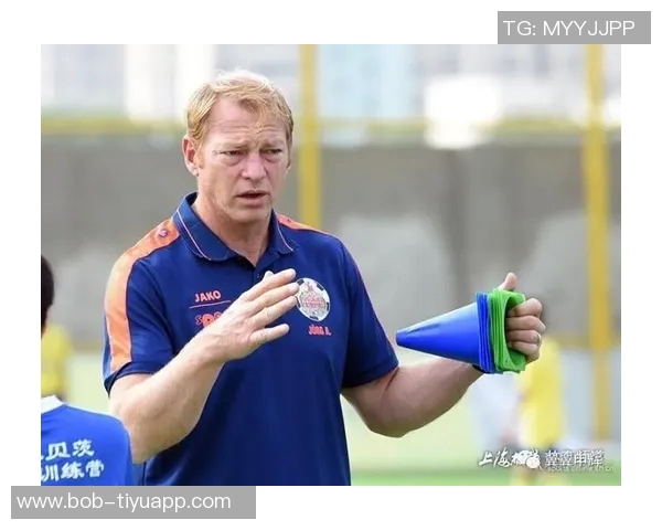 阿尔克马尔总监霍伊贝尔茨确认赛季结束后将正式离任