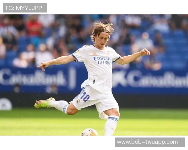 帕努奇盛赞莫德里奇球商超凡在意甲如同轻松踢球般自在 帕努奇盛赞莫德里奇球商超凡在意甲如同轻松踢球般自在